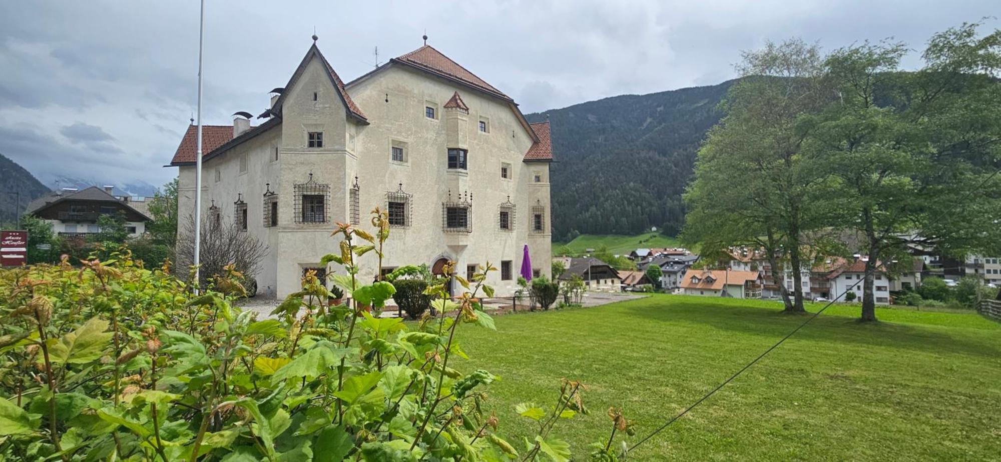 Hotel Ansitz Heufler Rasun di Sopra Exterior foto